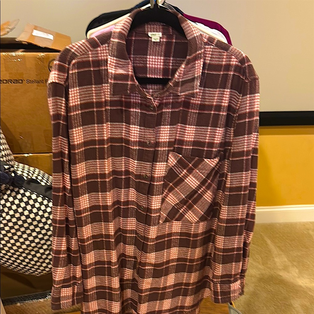 Women’s long sleeve camp Aerie shirt. Brown and pink. Worn twice
